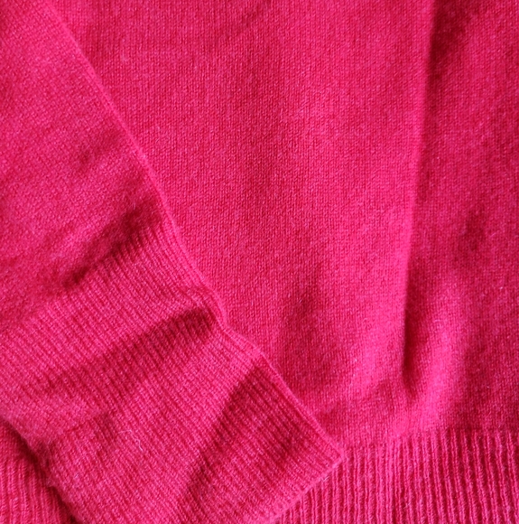 INTERMIX Bold Red Crew Neck Cashmere Sweater NWOT - Picture 3 of 4